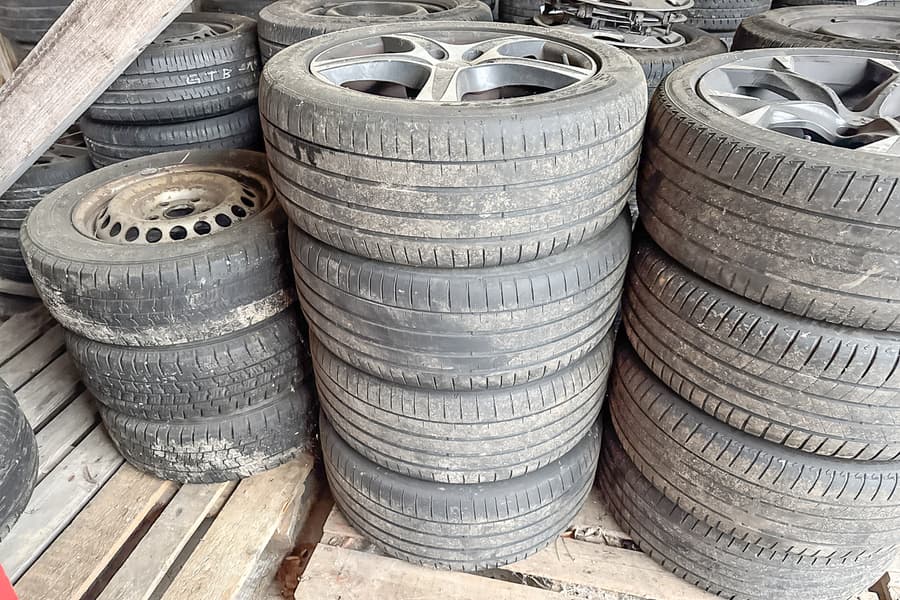 4 Alu Sommerkompletträder Falken 255/45R18 103Y